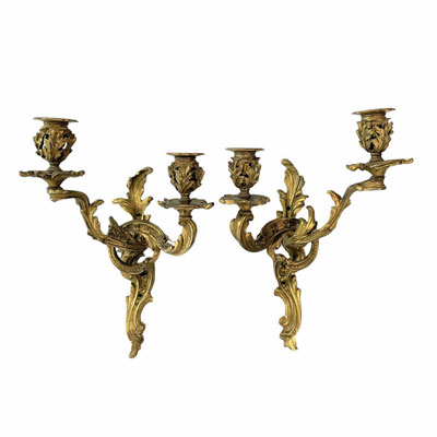 Paire d'appliques en bronze doré et ciselé Louis XV
