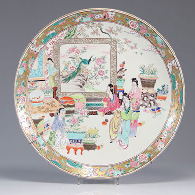 Large famille rose porcelain dish decorated with young women