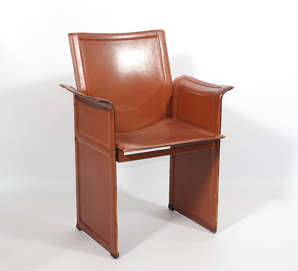 Suite de 12 chaises Matteo Grassi en cuir patine brune