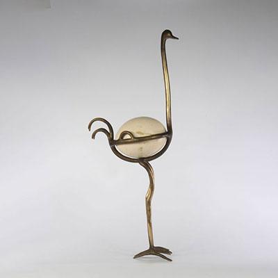 Sculpture d'une autruche en bronze corp formé d'un œuf dans l'esprit de Diégo GIACOMETTI