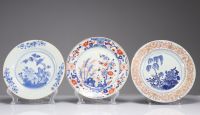China - Plates (7) in white and blue porcelain with landscape decoration, 18th century