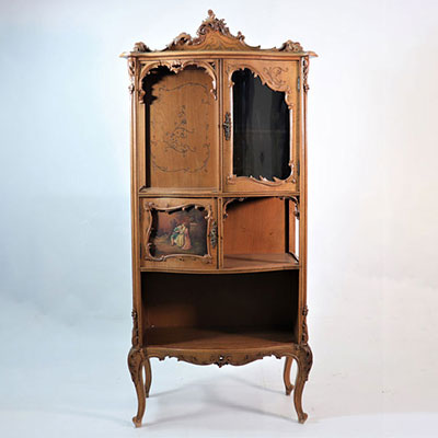 Louis XV display cabinet decorated with a romantic scene