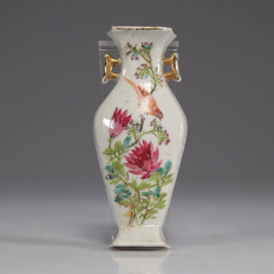 qianjiang cai porcelain wall vase with bird decoration