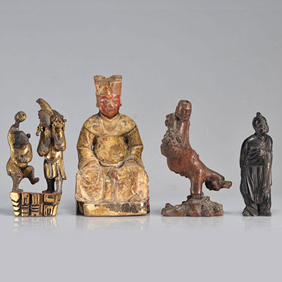 Lot de sculptures en bois asiatique