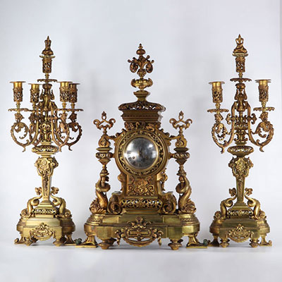Important gilded bronze garniture (3 pieces) and chiseled with dolphin decorations circa 1850