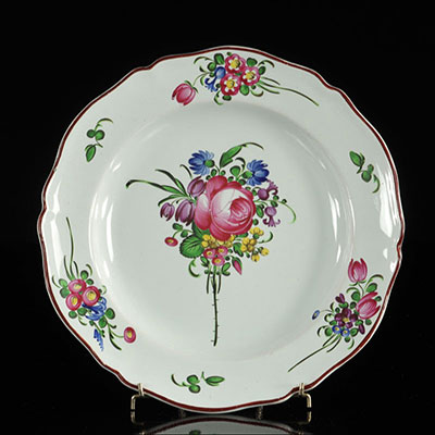 Les Islettes France Rare plate with rich decoration of fine flowers. 18th century -