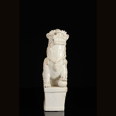 China - Fô dog in Chinese white - Qing period