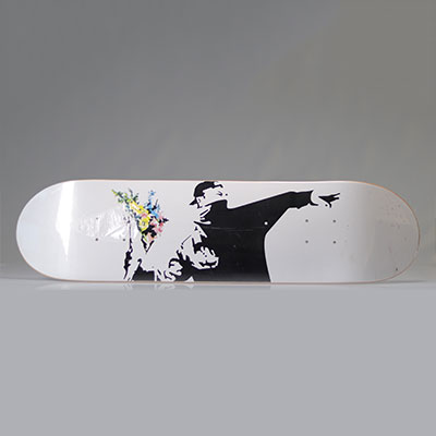 Banksy (d’après) - Flower Thrower, 2018 Sérigraphie sur planche de skateboard