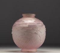 Charles SCHNEIDER (1881-1953) - Vase Art Déco à décor géométrique en verre teinté.