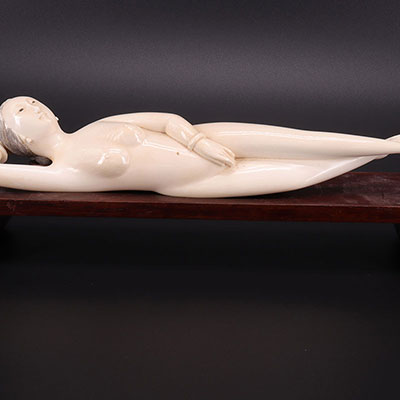 CHINA - woman doctor - ivory
