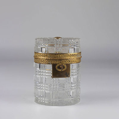 Cristal Verrerie VONECHE XIXe cerclé de laiton doré accompagné de sa clé d'origine.