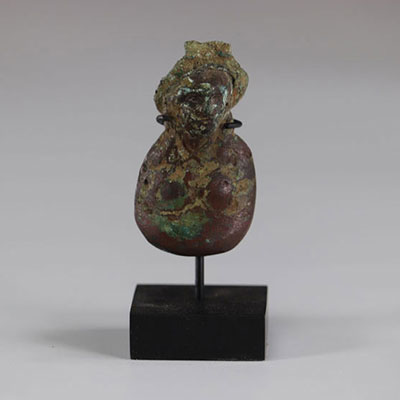 Epoque probablement romaine buste de jeune femme en bronze