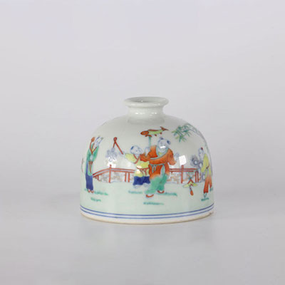 Doucai vase decorated with children's games brand Yong Zheng (attached a certificate)