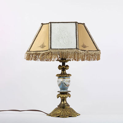 Lampe lithophanie pied en porcelaine et bronze doré vers 1900