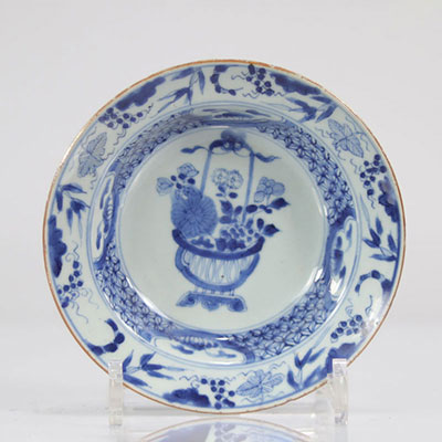 Chinese white blue porcelain dish 18th
