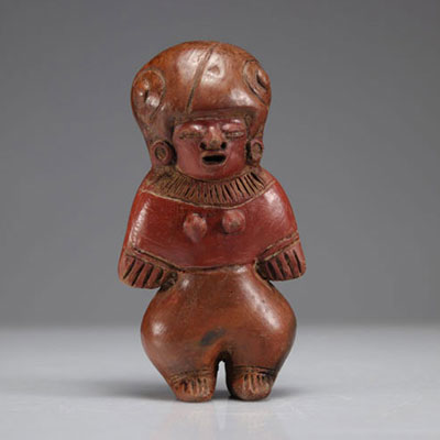 Statuette de femme, terre cuite peinte, Pérou Epoque Précolombienne