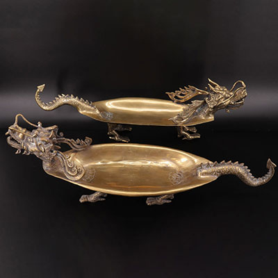 Pair of empty bronze pockets decorated with dragons