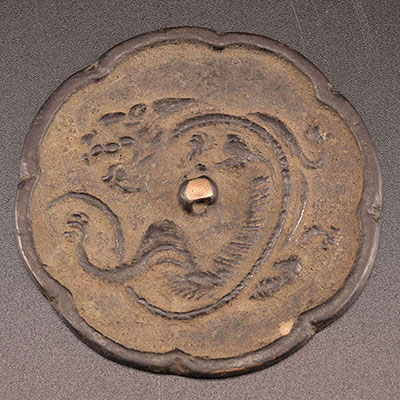 China - bronze mirror Tang period dragon decoration 