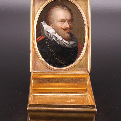 France -  snuffbox - XVIIth - period portrait