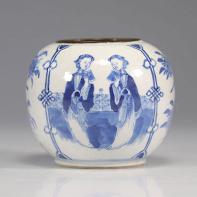 Vase boule en porcelaine blanc bleu marque Kangxi