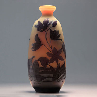 Emile Gallé grand vase à décor aquatique de nénuphars 