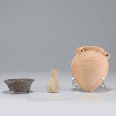 Lot de 3 poteries 2 romaines et une Maya