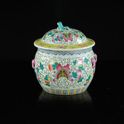 China covered terrine in Chinese porcelain decorated with butterflies mark under the 19 / 20th coin