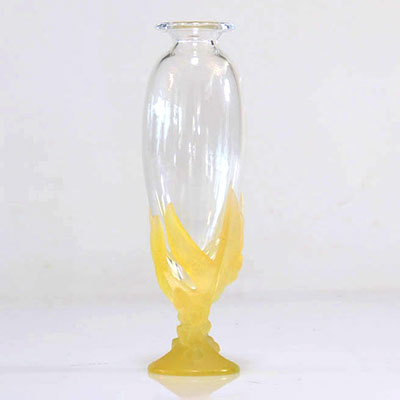 Daum vase in glass and glass paste. XX th