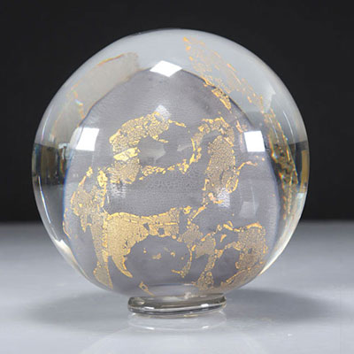 Val Saint-Lambert 1971 paperweight with gold leaf. Alfred Collard