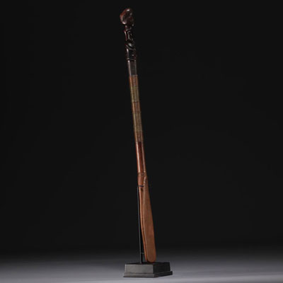 RDC - Tchokwé spatula surmounted by a carved figure.