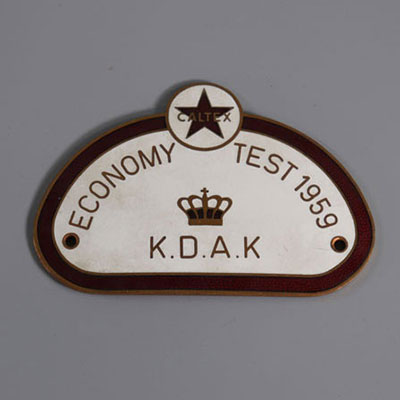 Badge émaillé Caltex 1959