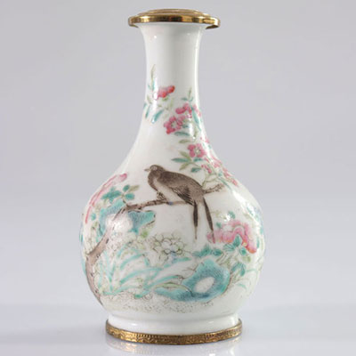 China porcelain vase with bird decoration 19th