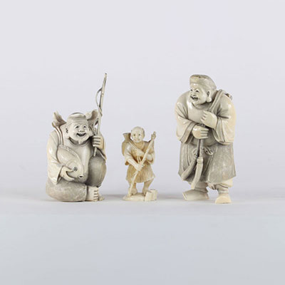 Série de statuettes chinoises en ivoire (3pièces) 