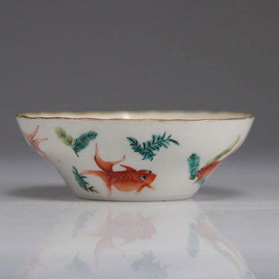 Bol en porcelaine de chine à décor de poissons rouges