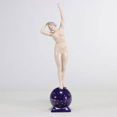 Porcelain young nude woman in the taste of Royal Dux