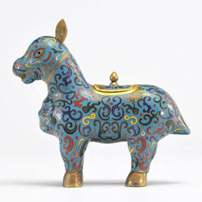 Closed bronze perfume burner in the shape of a horse from the Republic period