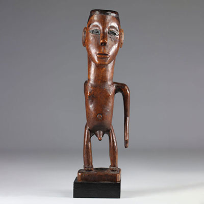 Kongo statue - beautiful patina of use-Eyes inlaid with glass - early 20th century - DRC - Africa