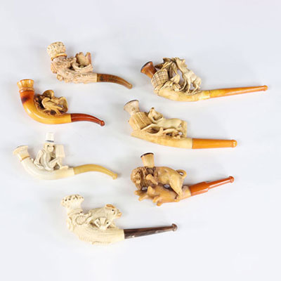Lot of 7 pipes in foam and amber various animal subjects