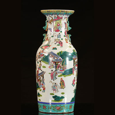 Chine - Vase en porcelaine de chine à décor de personnages marque Tongzhi