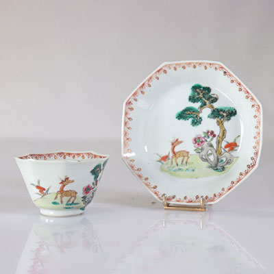 Bowl and saucer in 18th century Chinese porcelain decorated with deer
