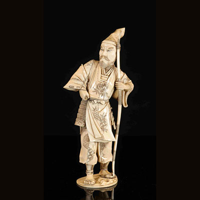 Japon - Grand Okimono en ivoire l'archer  Japon période Meiji signature