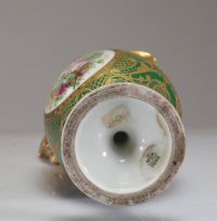 Verseuse en porcelaine, manufacture française, début XXe siècle.