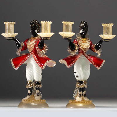 Murano - Paire de chandeliers aux personnages, vers 1920.