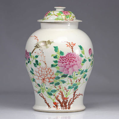 vase couvert en porcelaine Qianjiang cai à décor de fleurs et oiseaux