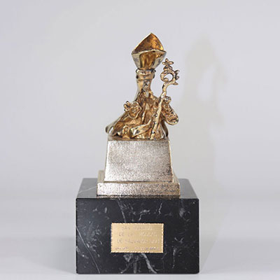 Salvador Dali «Saint Narcisse des Mouches» Epreuve en bronze doré à l’or fin 24 carats représentant un pape sur  socle en marbre Bronze réalisé selon la technique de la cire perdue  Signée «Dali»