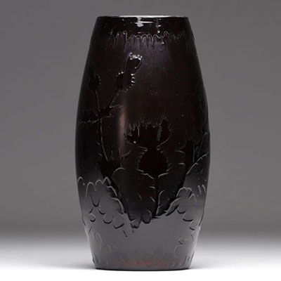 Vase dégagé à l'acide à décor de chardons 