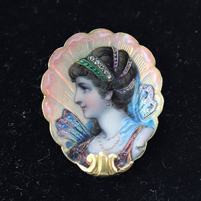 Gold and enamel pendant 1900