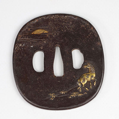 JAPON Epoque EDO (1603 - 1868) Tsuba fer et incrustations Provenance: Collection Gaston-Louis Vuitton.