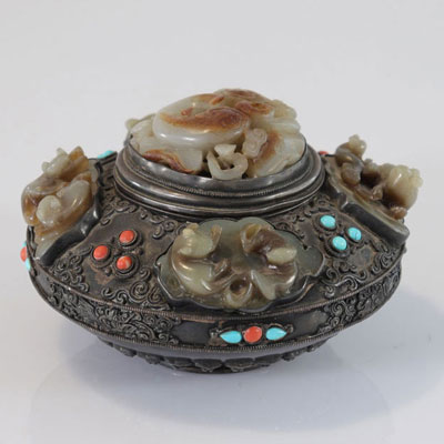 China Tibet box in agent and jades inlaid with coral and turquoise XIX