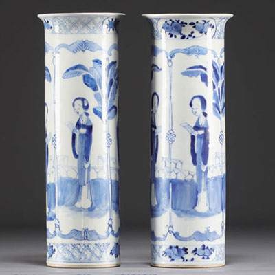 China - Pair of blue-white porcelain vases decorated with ladies and bats, Kanjxi mark, 19th century.